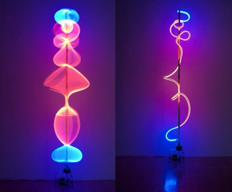 Julio Cesar Gonzalez, “From Liquid to Rotograms Neons: The Kinetic Sculpture��”, 2011, a kinetic sculpture comprised of a spinning neon tube. Kinetic Light, Neon Sculpture, Column Lighting, Led Lighting Diy, Led Rope Lights, Illumination Art, I Love Lamp, Led Diy, Kinetic Art