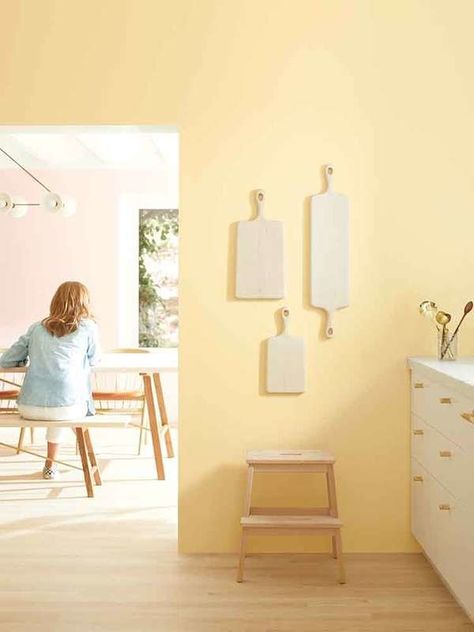 pale yellow painted kitchen Golden Straw Benjamin Moore, White Kitchen Yellow Walls, Yellow Benjamin Moore Paint Colors, Yellow Wall Ideas, Yellow Room Paint, Light Kitchen Wall Colors, Benjamin Moore Yellow Paint Colors, Yellow Walls Kitchen, Pale Yellow Living Room