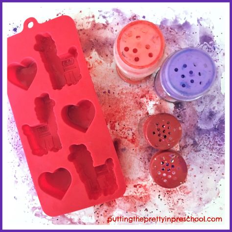 Valentine's Day Process Art - Putting the Pretty In Preschool Heart Ice Cube Tray, Shaped Ice Cubes, Paint Shakers, Theme Words, Painting Activities, Powder Paint, Au Pair, Heart Cards, Process Art