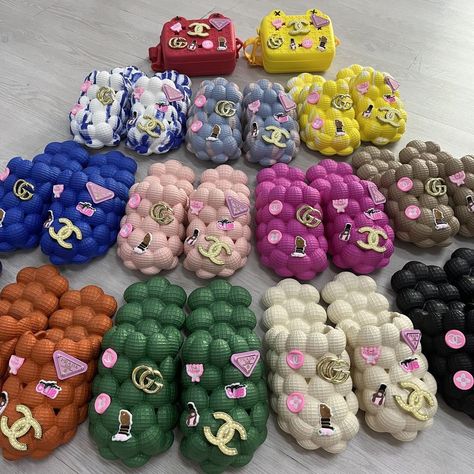 Bubble Shoes With Charms, Bubble Crocs Shoes, Bubble Shoes Outfit, Bubble Crocs, Bubble Shoe, Bubble Slides Outfit, Bubble Sandals, Bubble Shoes, Bubble Slippers