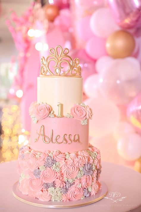 Royal Princess Party, Princess Theme Cake, Baby 1st Birthday Cake, Girls First Birthday Cake, Princess Birthday Party Ideas, 1st Birthday Princess, 1st Bday Cake, Princess First Birthday