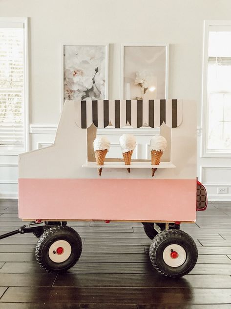 Ice Cream Costume Kids, Ice Cream Wagon, Wagon Halloween Costumes, Wagon Costume, Ice Cream Costume, Baby Ice Cream, Play Ice Cream, Halloween Ice Cream, Family Halloween Costume