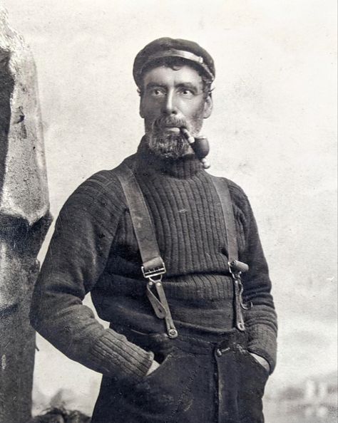 1920s Dock Worker, Old Fisherman Photography, Sailor Outfit Mens Aesthetic, Fisherman Style Men, New England Fisherman Aesthetic, Fisherman Outfit Men, Old Fisherman Aesthetic, Old Sailor Aesthetic, Vintage Fisherman Aesthetic