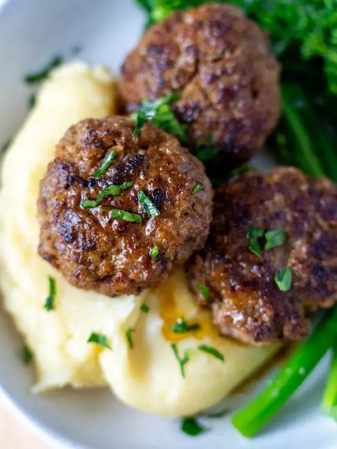 Beef Rissoles Recipe Best Rissoles Recipe, Classic Beef Rissoles, Recipes For Minced Beef, Carnivore Minced Beef Recipes, Australian Rissoles, Rissoles Recipe Beef, Mince Dinner Recipes, Beef Mince Recipes Dinners, Mince Beef Recipes