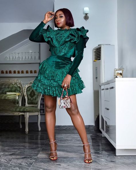 Ini Edo Makes A Fashion Stataement In A Casual Mini Gown Short Dinner Gowns, Short Dinner Gowns Classy, Dinner Gowns Classy, Short Gown Dress, Chic Closet, Dinner Gowns, Party Dress Classy, Classy Gowns, Green Dress Casual