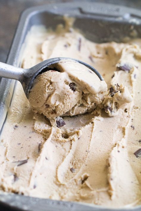 This easy dairy-free, paleo and vegan espresso chocolate chip ice cream has the perfect balance of coffee flavor and dark chocolate chips. The ingredients are quickly blended and then churned for a rich, creamy and healthy ice cream! Reeses Ice Cream, Paleo Ice Cream, Coffee Desserts, Food Reference, Dairy Free Ice Cream, Coffee Ice, Chocolate Chip Ice Cream, No Churn Ice Cream, Healthy Ice Cream