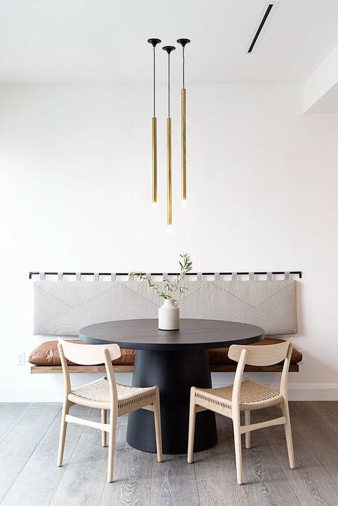 Dining Room Design Modern, 카페 인테리어 디자인, Dining Nook, Dining Room Small, Dining Room Inspiration, Black Table, Small Dining, Modern Dining Room, Dining Room Lighting