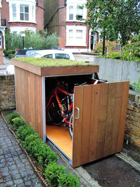 Garage Velo, Hiasan Dalaman Rumah, Range Velo, Space Garden, Simple Garden, Small Sheds, Outdoor Biking, Bike Shed, Bike Storage