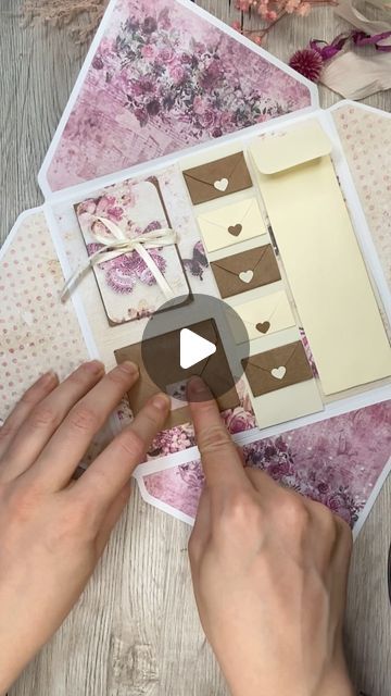 Katharina Tarta Crafts on Instagram: "🌸 This is part 2 of the envelope gift tutorial 🌸

I hope it was worth the wait for you 😉

#cardmaking #craftinspiration #cuteideas #handmade #cardmakingtutorial" Katharina Tarta Crafts, Envelope Cards Ideas, Mini Cards Handmade, Handmade Greeting Cards Ideas, Greeting Cards Handmade Birthday, Gift Tutorial, Envelope Gift, Anniversaire Diy, Paper Art Design