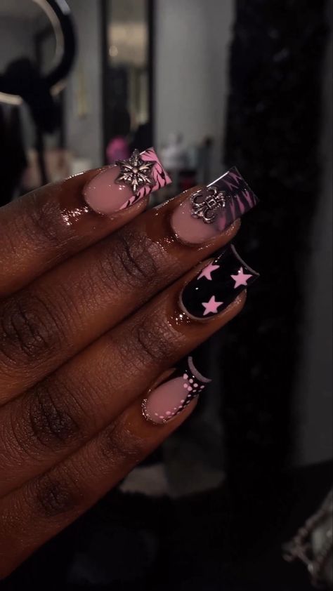 Junky Charm Nails, Libra Nails Design Short, Short Junk Nails Black, Finsta Pfp Aesthetic, Scorpio Birthday Nails, Natural Braided Hairstyles Without Weave, Short Bling Nails, Trashy Nails, Junk Nails