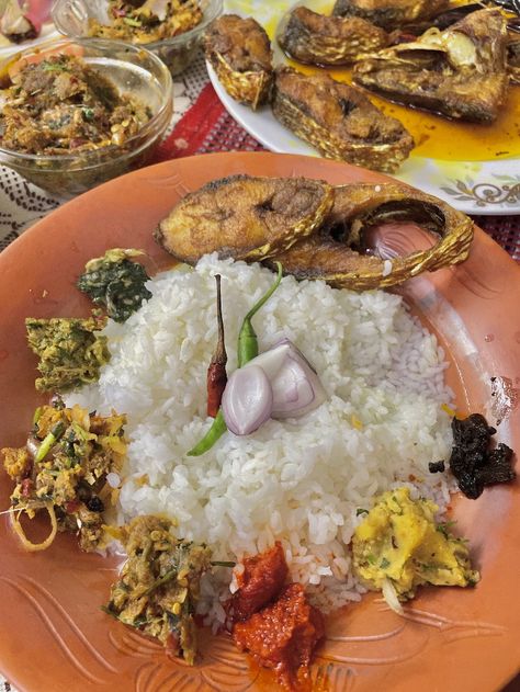 #fishfry #bangladesh #bengali #food #foodstagram #foodlover #aesthetic #ethnic #newyear Bengali Food Thali, Bengali Vibes, Bangladeshi Aesthetic, Bangladesh Aesthetic, Bong Aesthetic, Bangladesh Food, Bengali Aesthetic, New Year Food, Bengali New Year