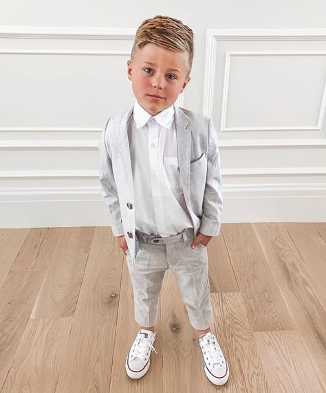 Kids Wedding Outfits Boys, Hello Fashion Blog, Wedding Outfit For Boys, Boy Baptism Outfit, Toddler Suits, Hello Fashion, Foto Baby