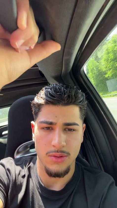 Mustache Goatee Combo, Latino Style Outfits Men, Short Slicked Back Hair Men, V9 Rapper, Latino Men Hairstyles, Latino Haircut Men, Goatee And Mustache Style, Messy Slick Back Hair Men, Disconnected Goatee