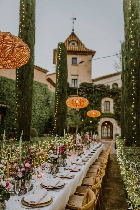 Table Decor Terracotta Wedding, European Style Wedding Decor, Mexican And Italian Wedding, European Beach Wedding, Spring Wedding Italy, Tuscan Winery Wedding, East Coast Vineyard Wedding, Wedding Inspo Floral, Spanish Wedding Ceremony