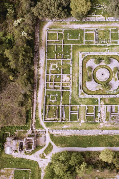 Ancient Olympia:Take a journey back in time to the glory years of the Olympic Games! #DiscoverGreeece #Greece #culture #olympicgames #olympics #ancient #destination #travel #explore #history Ancient Olympia Greece, Olympia Greece Aesthetic, Ancient Greece Aesthetic, Olympia Greece, Greek Buildings, Greek Stories, Greece Ancient, Ancient Olympia, Greece Culture