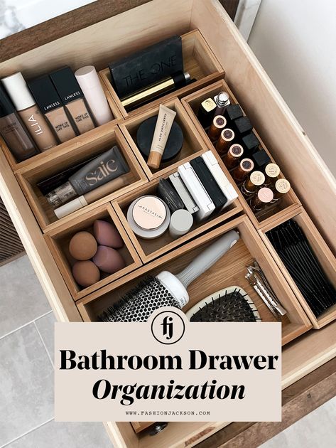 Bathroom Drawer Organization Ideas, Deep Drawer Organization, Bathroom Drawing, Bathroom Vanity Organization, Bathroom Vanity Drawers, Bathroom Counter Organization, Bathroom Drawer Organization, Bathroom Storage Hacks, Dresser Drawer Organization