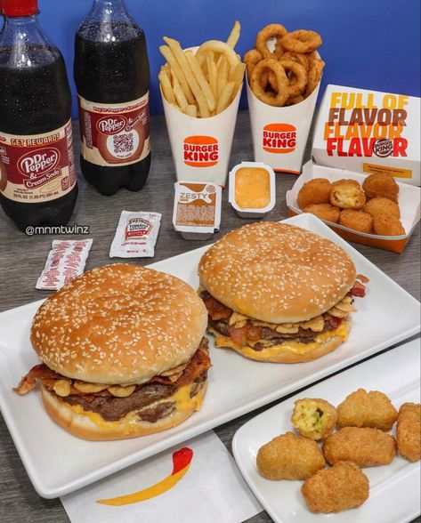 Bacon King Burger King, Burger King Aesthetic, King Aesthetic, Fast Food Drinks, Fast Food Items, Soul Food Dinner, Snack Craving, King Food, Junk Food Snacks