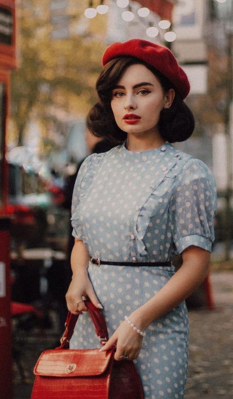 Some of the old, some of the new But always the beautiful Burlesque Vintage, Retro Movies, Vintage Polka Dot Dress, Retro Girls, 1940s Dresses, Vintage Style Dresses, Polka Dress, 1940s Fashion, Pretty Style