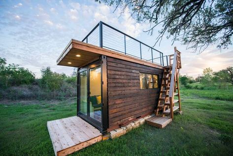 20' "Yellow & Blue" Shipping Container Home by Texas-based CargoHome - Dream Big Live Tiny Co. Tiny House Rentals, Wohne Im Tiny House, Small Kitchenette, Tiny Houses For Rent, White Shiplap Wall, Small Sink, Casa Container, Rooftop Deck, Tiny House Movement