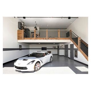 AutoMotorPlex - Industrial - Garage - Minneapolis - by Beautiful Chaos Interior Design & Styling | Houzz Garage Shop Plans, Warehouse Living, Garage Design Interior, Cabin Renovation, Asma Kat, Garage Loft, Steel Frame House, Luxury Garage, Barn Style House Plans