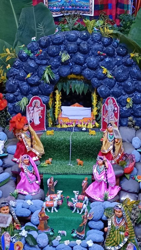 Krishna Jamanashtmi Decoration, Jhaki Decoration For Janmashtami, Krishna Decoration Ideas At Home, Janmastami Decorations Idea, Janmashtami Decoration Ideas Home Krishna, Janmastami Decorations At Home, Hindola Decoration Ideas, Jhula Decoration Ideas, Ladu Gopal Jhula Decoration