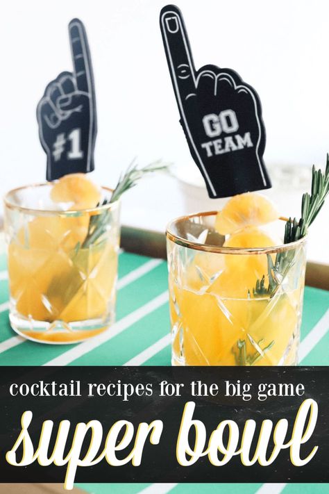 What to drink for the Super Bowl - the best Super Bowl cocktail recipes to try! #superbowl #cocktail #drinkrecipe Super Bowl Cocktails, Fun Football Games, Super Bowl Drinks, Superbowl Cocktails, Sparkling Strawberry Lemonade, Trophy Diy, Superbowl Party Decorations, Bowl Cocktails, Super Bowl Trophy