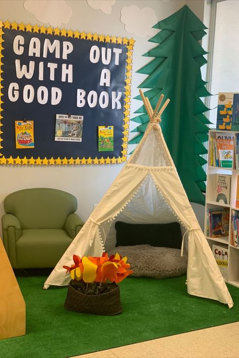 Book Reading Area, Reading Area Classroom, Camping Bulletin Boards, Forest Theme Classroom, Classroom Aesthetic, Forest Classroom, Camping Theme Preschool, Reading Corner Classroom, Cute Classroom