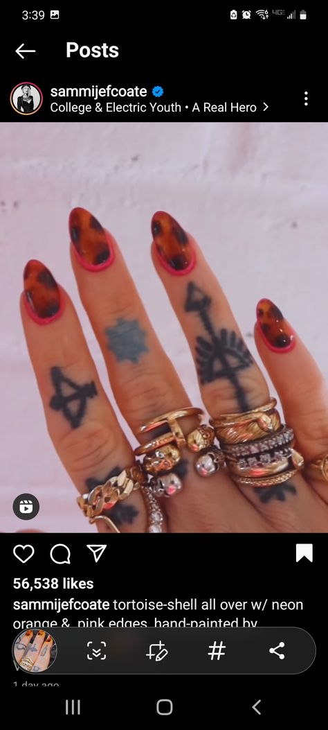 Tortoise Shell And Neon Nails, Tortoise Shell Nails With Neon, Neon Tortoise Shell Nails, Sammi Jefcoate Nails, Tortishell Nails Design, Tortoise Shell Nails, Pedi Designs, Shell Nails, Metal Goth