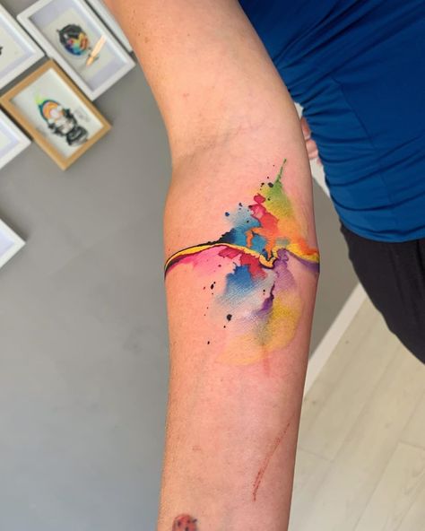 Purple Watercolor Tattoo, Watercolor Tattoo Back, Watercolor Art Tattoo, Watercolor Sleeve Tattoo, Painters Tattoo Ideas, Abstract Watercolor Tattoo, Paint Splatter Tattoo, Colorful Tattoo Ideas, Watercolor Tattoo Design