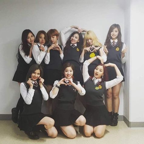 Twice Group, Sana Momo, Star Show, Twice Once, K Pop Star, Twice Kpop, Chaeyoung Twice, Group Photos, Kpop Girl Groups