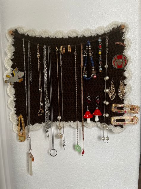 Small Crochet Room Decor, Crochet Wall Jewelry Holder, Crochet Jewelry Hanger Pattern, Crochet Jewelry Holder Pattern, Crochet Jewelry Organizer, Jewelry Organizer Crochet, Crochet Necklace Holder, Crochet Jewelry Hanger, Crochet Jewelry Holder Free Pattern