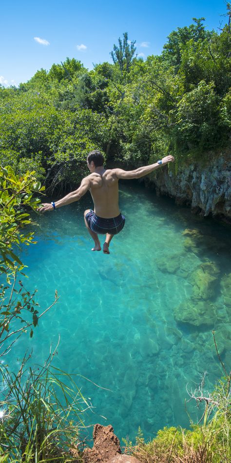 Bermuda | Grab your crew and venture deep inside this Royal Caribbean paradise for some of the most epic cliff jumping experiences in the region. Bermuda Cruise, Man Jumping, Anthem Of The Seas, Cliff Jumping, Honeymoon Vacations, Cliff Diving, Hawaii Honeymoon, Enjoy Your Vacation, Royal Caribbean Cruise