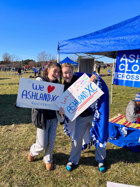 cross country all states #running #xc #crosscountry #family #signs #poster #runnergirl Xc State Posters, Cross Country Signs Ideas, Xc Poster Ideas, Cross Country Signs, Cross Country Posters, Track Star, Country School, State Posters, Cross Country Running