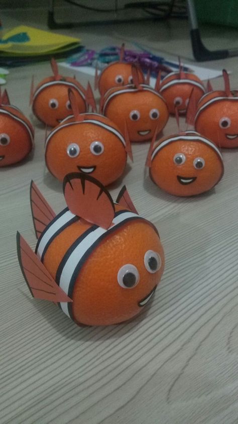 Weird Thanksgiving, Healthy Halloween Snacks For Kids, Easy Thanksgiving Table Decor, Thanksgiving Table Decor Ideas, Halloween Themed Snacks, Easy Halloween Snacks, Halloween Snacks For Kids, Nemo Birthday, Healthy Halloween Snacks