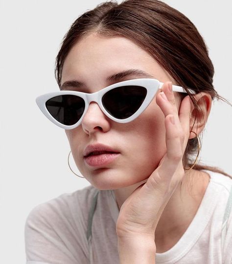 Cat Eyewear, Round Lens Sunglasses, Fake Glasses, Kacamata Fashion, Cute Sunglasses, White Sunglasses, Cute Glasses, Stylish Glasses, Trendy Sunglasses