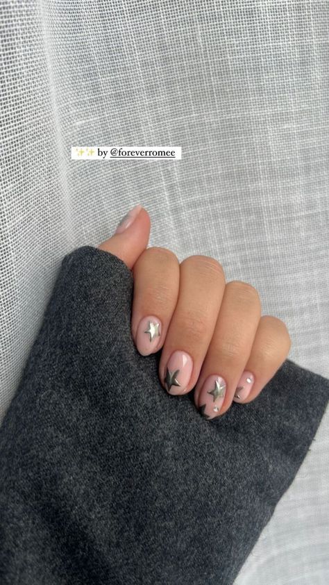 Simple Biab Nails Short, The Weeknd Inspired Nails, Nails For Concert, Short Biab Nail Designs, 2010 Nails, Biab Nails Short, Biab Nail Design, The Weeknd Nails, Rush Nails