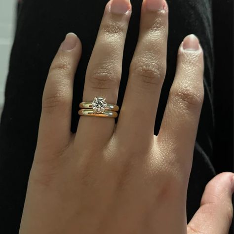 Gold Wedding Band Aesthetic, Engagement Ring Band Width, Band Engagement Rings Women, Solitaire Ring Stack, Thick Gold Wedding Band, Circle Engagement Rings, Rose Gold Emerald Ring, Thick Gold Band, Tiffany Engagement Ring