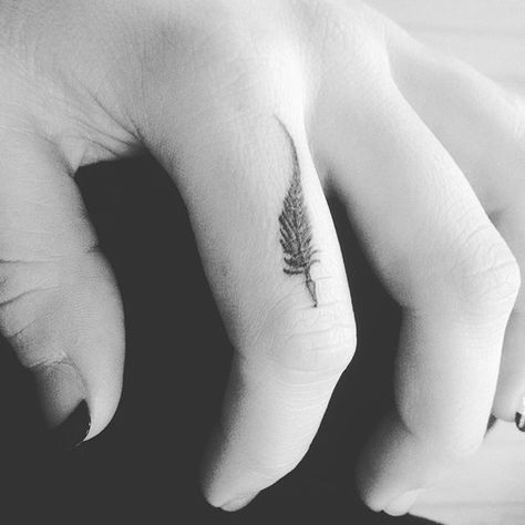 Pin for Later: 18 Tiny Magical Harry Potter Tattoo Ideas Quill Quill Pen Tattoo, Tattoo Plume, Writer Tattoo, Quill Tattoo, Quilling Design, Hp Tattoo, Pen Tattoo, Meaningful Tattoos For Women, Small Meaningful Tattoos