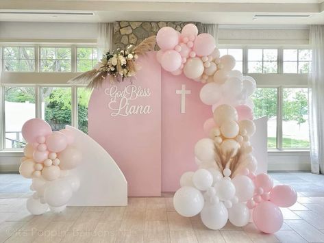 Baptismal Balloon Decoration, Birthday Party Ideas 1st And Bautizo, Bautizo Party Decoration, Baptism Arch Decor, Half Arch Backdrop With Balloons, Baptism Balloon Backdrop, First Communion Balloon Arch, Bautizo Balloon Garland, Baptism Theme Ideas Girl