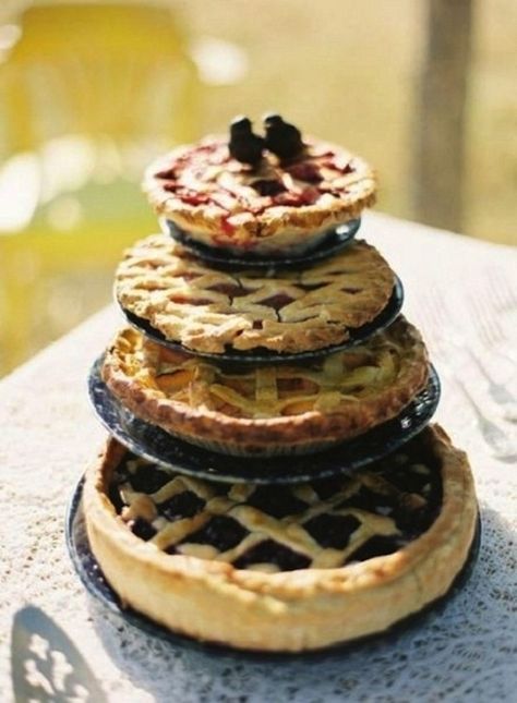 can't even handle this right now.....Wedding Pie | 27 Ideas For Adorable And Unexpected Wedding Cakes Pie Wedding Cake, Alternative Wedding Cakes, Buffet Dessert, Wedding Pie, Wedding Cake Alternatives, Traditional Wedding Cake, Torte Cupcake, Naked Cakes, Wedding Dessert