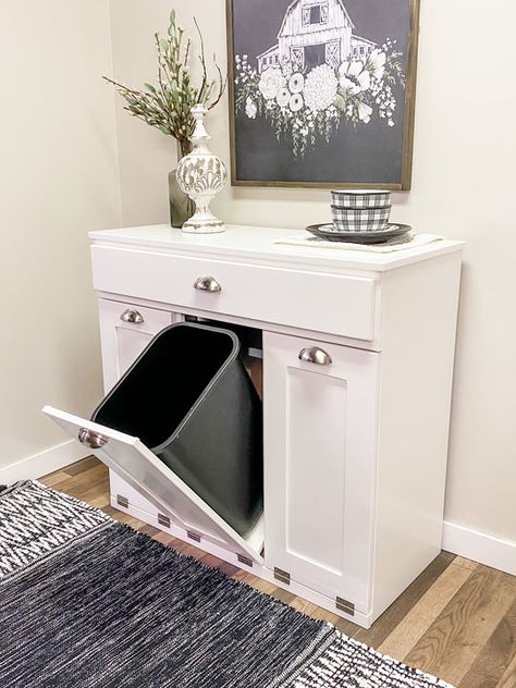 Is your space more narrow but you still need to separate trash and recycling? We can help! Our slim triple trash cabinet with a drawer is the perfect solution! Food Organization, Trash Storage, Tiny Room, Kitchen Makeovers, Towel Decor, Mcm Decor, Kitchen Things, Trash Bin, Bathroom Idea