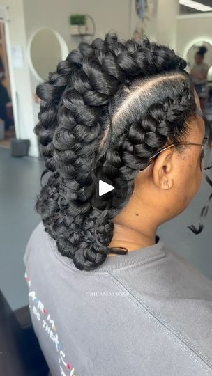 Butterfly Cornrows, Butterfly Feed In Braids, Butterfly Cornrow Braids, 4 Butterfly Braids, Butterfly Braid With Weave, Butterfly Braids For Black Women, Braid On Top, Black African Hair, Butterfly Twist