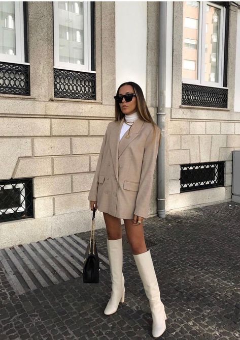 White Knee High Boots, Knee High Boots Outfit, White Boots Outfit, Look Zara, High Boots Outfit, Looks Pinterest, Beige Outfit, Zara Outfit, White Boots