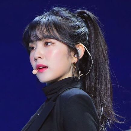 Long Sleek Ponytail, Bangs Ponytail, Two Ponytails, Korean Hair, Bangs With Medium Hair, Female Idols, Hair Pulling, Hair Makeover, Sleek Ponytail