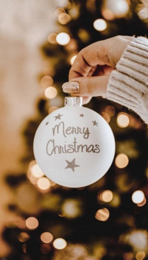 Christmas Italy, Merry Christmas Eve Quotes, Christmas Eve Quotes, Christmas Quotes For Friends, Good Morning Christmas, Christmas Poses, Spending Time With Family, Happy Christmas Eve, Whatsapp Wallpaper Cute