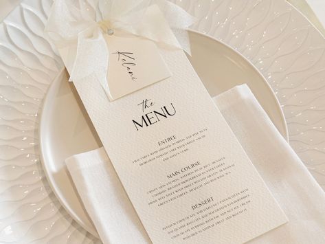 Minimalist Table Setting Wedding, Minimalist Table Setting, Table Setting Wedding, Wedding Table Name Cards, Wedding Menus Design, Menue Design, Minimalist Table, Table Name Cards, Wedding Table Names