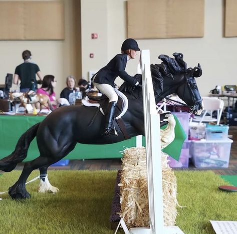 Shliech Horses, Horse Diorama, Miniature Horse Barn, Mini Horse Tack, Schleich Horses Stable, Toy Horse Stable, Miniature Horse Tack, Horses Beautiful, Unusual Horse