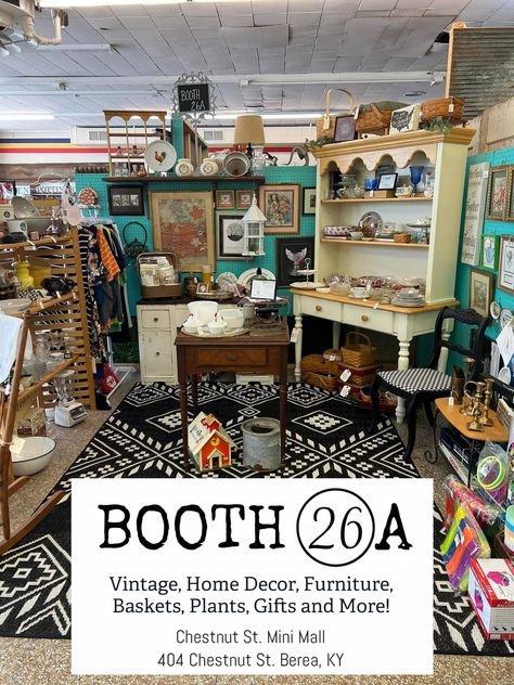 How to set up an antique booth Antique Booth Displays Inspiration, Antique Booth Ideas Staging, Farmhouse Booth, Vintage Markets Display, Vintage Booth Display, Flea Market Booth, Antique Booth Displays, Antique Mall Booth, Vintage Booth