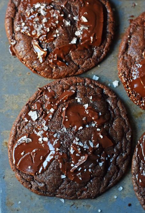 Chocolate Nutella Cookies. Soft chewy rich chocolate cookies with chocolate hazelnut Nutella spread baked into the cookie. How to make the best chocolate Nutella cookies. Add Milky Way candy bars to make Chocolate Nutella Caramel Cookies. www.modernhoney.com Chocolate Nutella Cookies, Nutella Cookies Recipe, Chocolate Hazelnut Cookies, Modern Honey, Chewy Chocolate Cookies, Hazelnut Cookies, Chocolate Biscuits, Double Chocolate Chip Cookies, Nutella Cookies