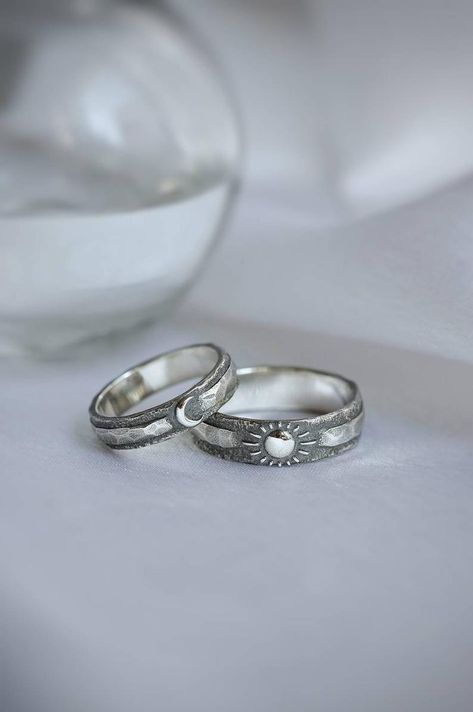 Wedding Silver Rings, Sun And Moon Wedding, Tiktok Wedding, Silver Rings Engagement, Moon Wedding, Wedding Silver, Silver Rings Simple, Couple Jewelry, Rings Engagement